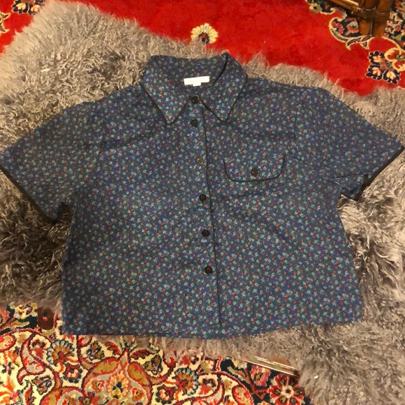Small Dark Blue Blouse With Flower Designs - Picture 3 of 6